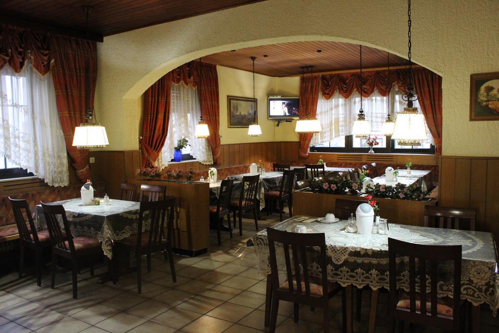 קלסטרבאך Airport-Hotel Zum Taubengrund מראה חיצוני תמונה