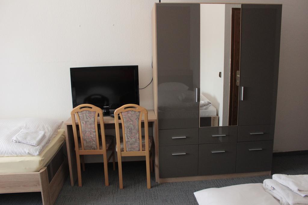 קלסטרבאך Airport-Hotel Zum Taubengrund חדר תמונה