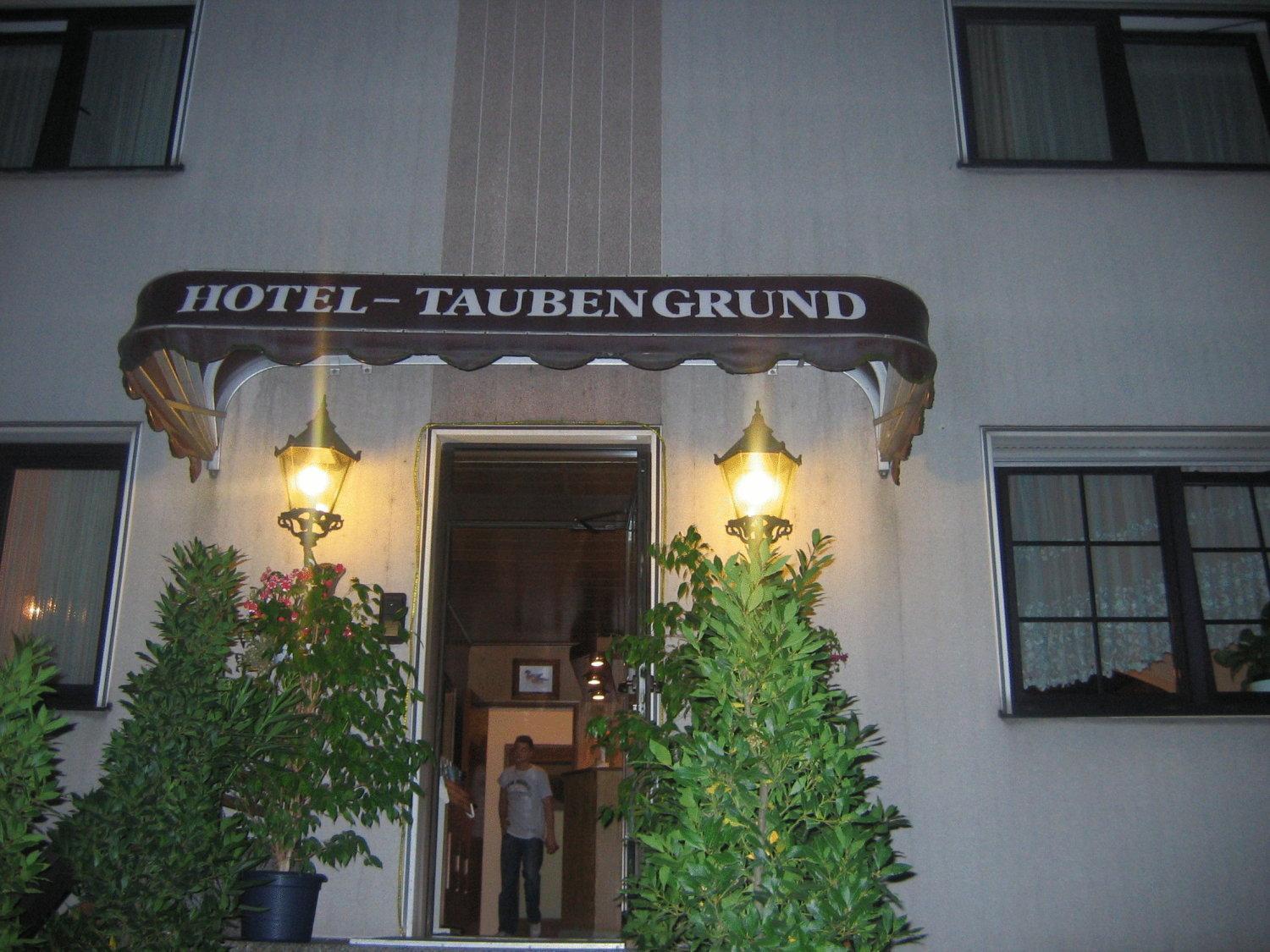 קלסטרבאך Airport-Hotel Zum Taubengrund מראה חיצוני תמונה