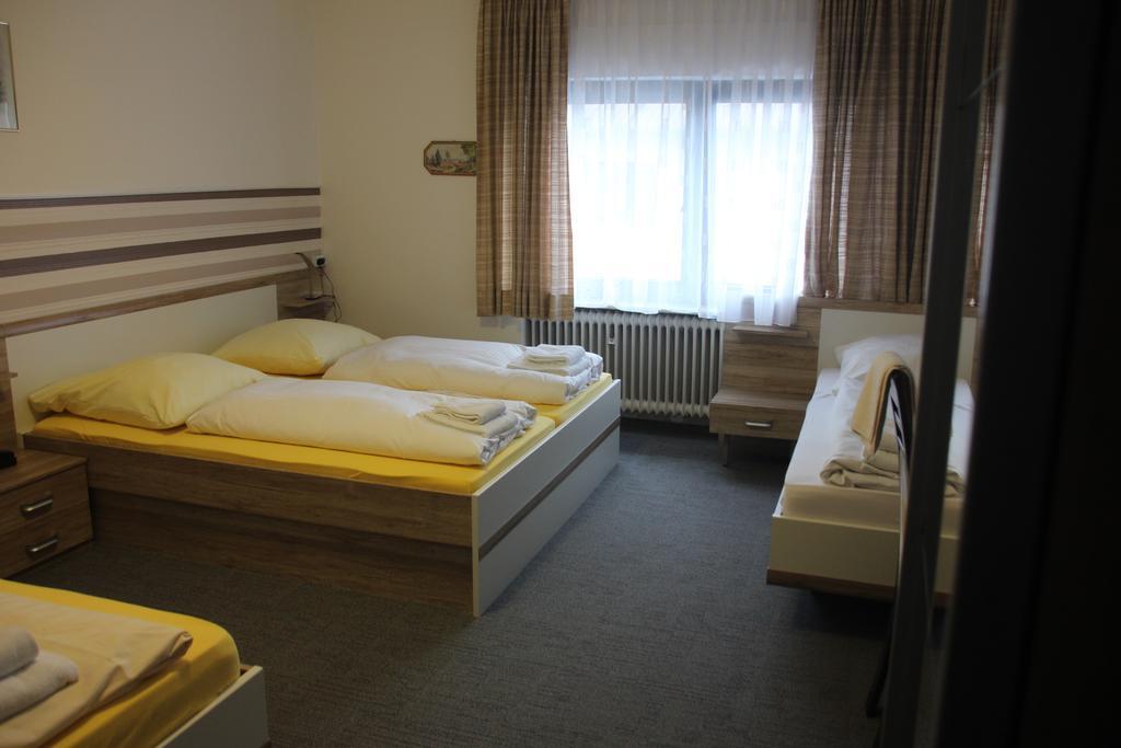קלסטרבאך Airport-Hotel Zum Taubengrund מראה חיצוני תמונה